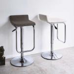 座面下の昇降レバーで高さを調節