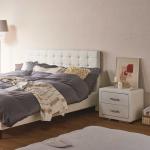 ミラーを置いてミニドレッサーにも