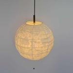 光を灯すと梅柄が提灯いっぱいに