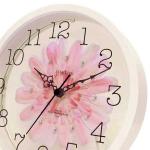 フレームはホワイトのウッドリング