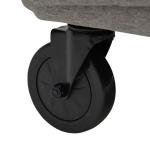 後ろ脚はキャスター