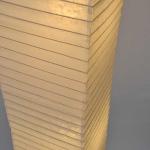 明かりを灯すと間接照明のように柔らかな光が