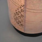 ピンクの和紙をベースに、小梅柄の透かし和紙を一筋入れたデザイン