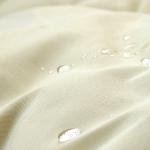 付属のクッションは撥水ポリエステル