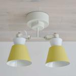 シェードは角度調節が可能