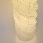 グルグルと捻じられたシェード