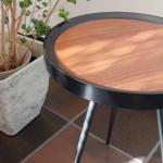 天板のフチはブラックカラー