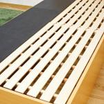 床板は通気性抜群のスノコを使用