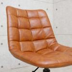 PUレザーを採用