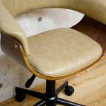 PUレザーを採用