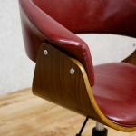 天然木ウォールナット突板を使用