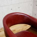 肘も置けるラウンド型