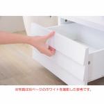 立体感のあるカットが施された前板