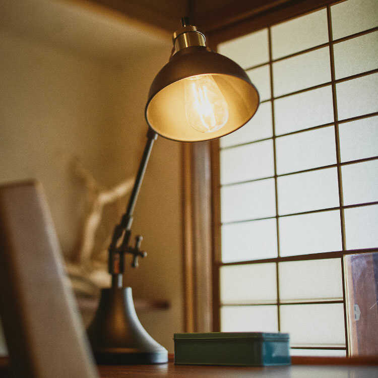 LT-4600 レトロな1灯テーブルランプ・LED使えます