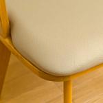 座部は合成レザーを使用