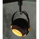 ブラック×ウッド調ブラウンの組み合わせ