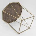 脚は細身のアイアンを使用