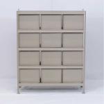 天板のフチには高さが約2.5cm