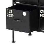 引き出しにホワイトでペイント風のロゴ