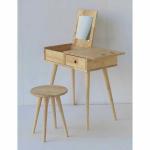 机上に丸い穴を設けました