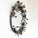 ミラーは直径57cmとお顔が映る程のサイズ