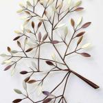 煌びやかなゴールド系カラーを使用