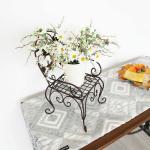 座面部分に小物や鉢植えをディスプレイ