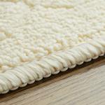 優しい色味が魅力的なアイボリー