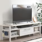 上品な白色塗装と木目調のデザイン