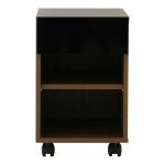 引出しの前面がブラックの鏡面仕上げ