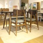 ブラウン系のウッド×グレー