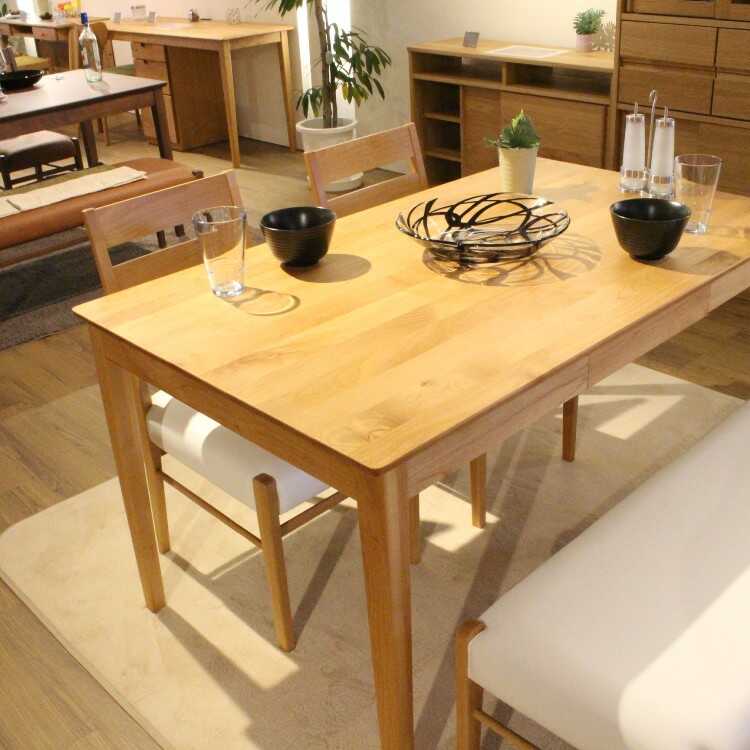 DI-2375 天然木アルダー無垢材オイル塗装ダイニングテーブル135 DI-2375 天然木アルダー無垢材オイル塗装ダイニングテーブル135