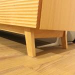 八の字に広がったスタイリッシュなデザイン