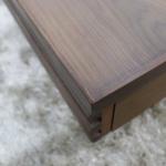 天板のフチは面取り加工されています