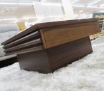 上下2つのブロックが重なった構造。