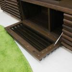 中央にはデッキ収納を配置