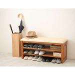 座面下のスペースに靴などを収納可能