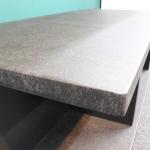 濃淡のある石目柄