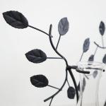 ブラックアイアン製のシンプルなリーフモチーフ