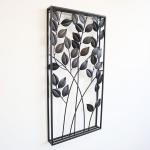 カラーはシックなブラックを使用