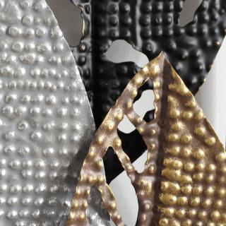 アイアンを加工した凹凸のある葉