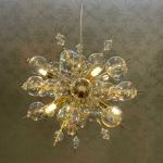 オーロラガラスを採用