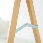 天然木ツガの無垢材を使用した木枠