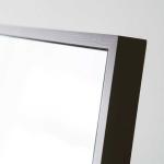 鏡に枠が映り込みがない平面なデザイン