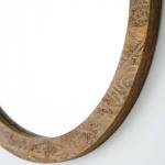 木片が重なり合った独特な模様