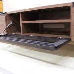 背面には配線スペース