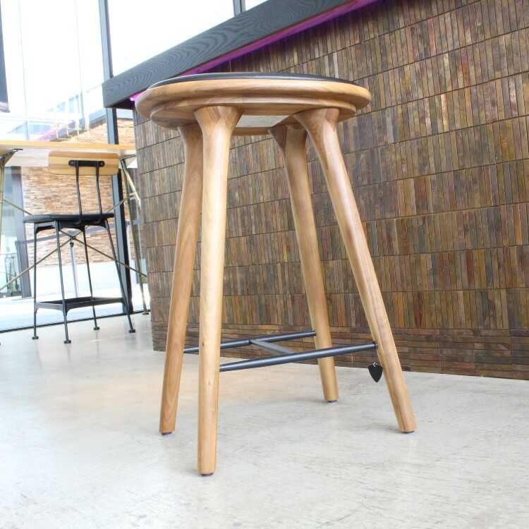 CC-1022 ウォールナット無垢材＆黒レザーのハイスツール｜ブラウン