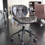 デスクワークも快適