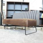 4本脚ではなくコの字型