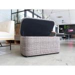 収納庫を設けている